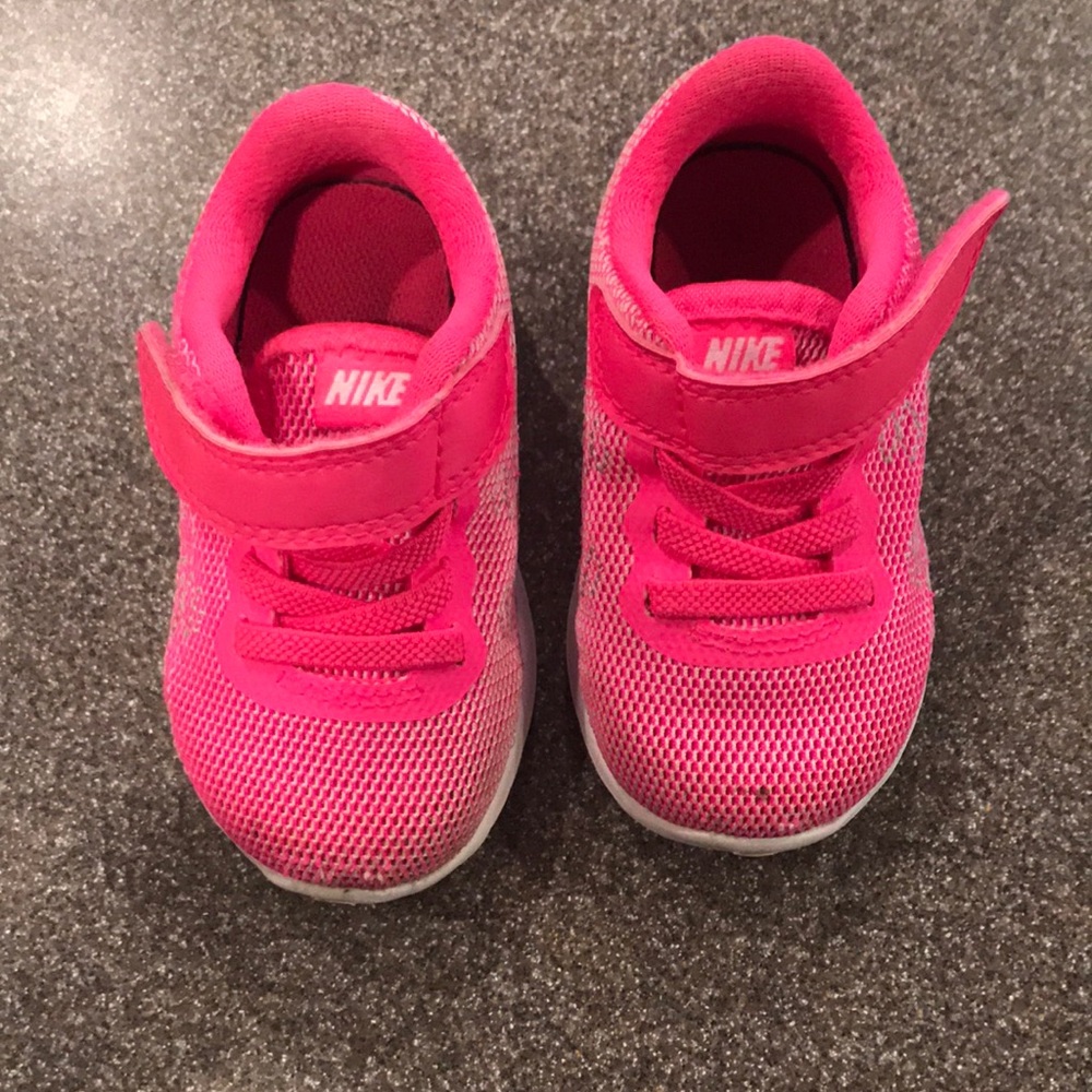Little girl Nike’s!